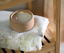 Charger l'image dans la galerie, Bougie Parfumée Vanille en Céramique